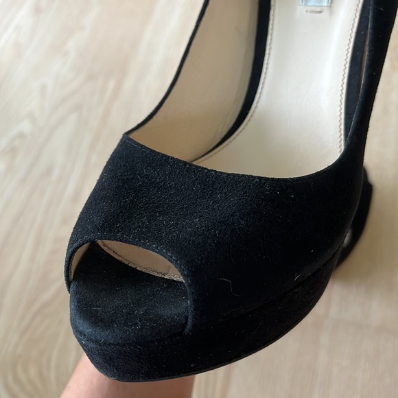Prada peep toe platform heel in black suede - Picture 6 of 7